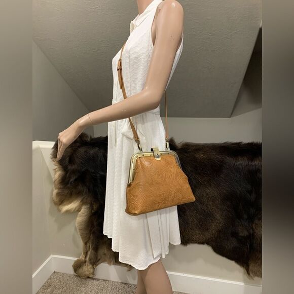 Handmade Genuine Leather Embossed Leaves Metal Push-lock Shoulder Bag/Crossbody - Picture 9 of 16